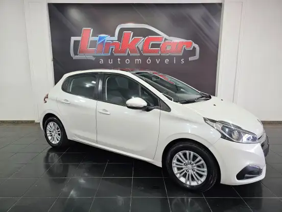 PEUGEOT-208-2016