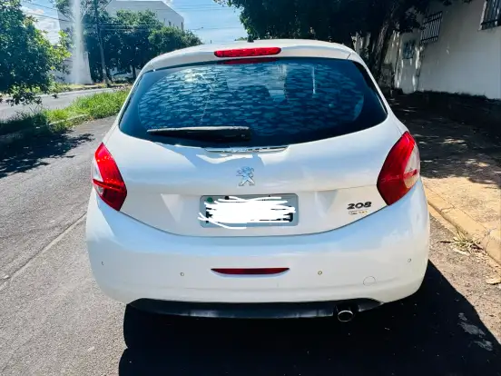 PEUGEOT-208-1.6 GRIFFE 16V FLEX 4P AUTOMÁTICO PEUGEOT-208-2015