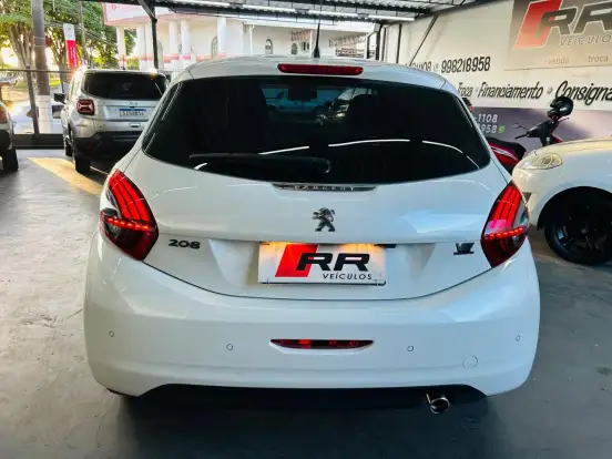 PEUGEOT-208-1.6 GRIFFE 16V FLEX 4P AUTOMÁTICO PEUGEOT-208-2017