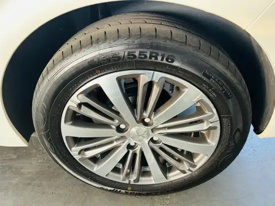 PEUGEOT-208-1.6 GRIFFE 16V FLEX 4P AUTOMÁTICO PEUGEOT-208-2017
