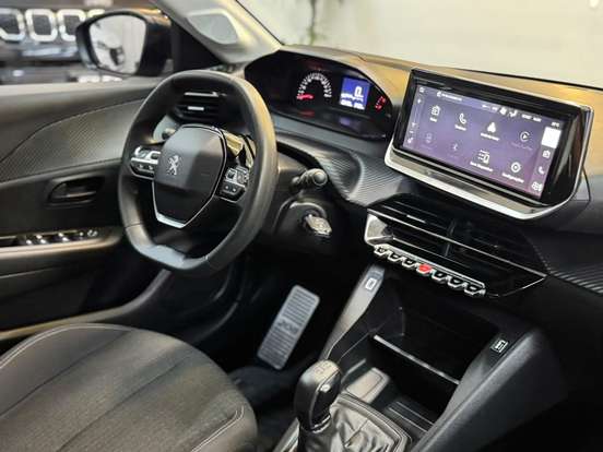 PEUGEOT-208-2023