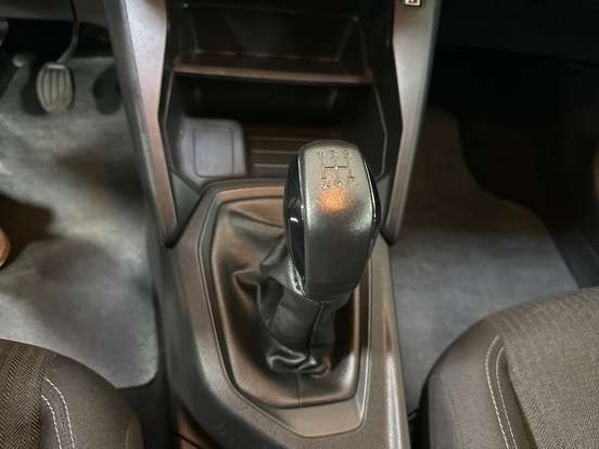 PEUGEOT-208-2024