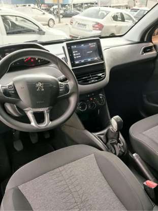 PEUGEOT-208-2018