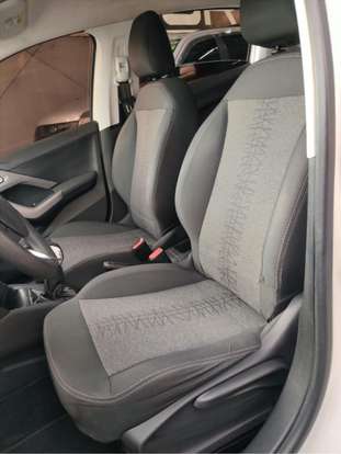 PEUGEOT-208-2018