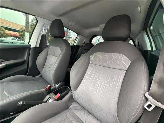PEUGEOT-208-2016