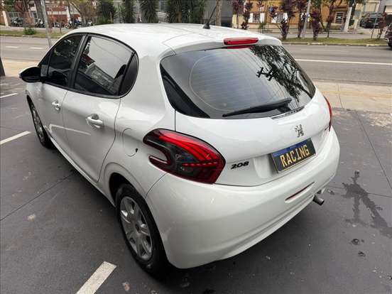 PEUGEOT-208-2016