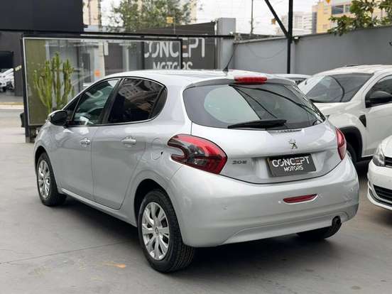 PEUGEOT-208-2019