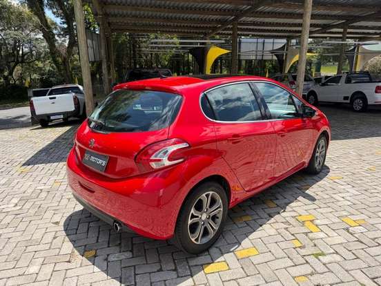 PEUGEOT-208-2013