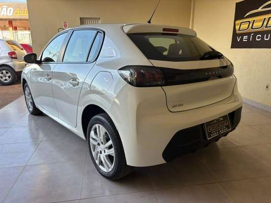 PEUGEOT-208-2022
