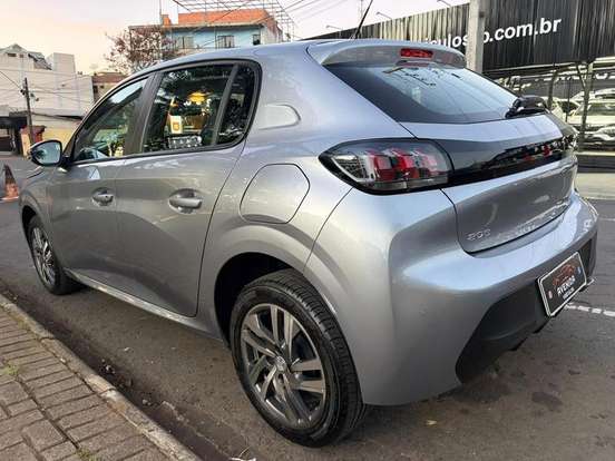 PEUGEOT-208-2022