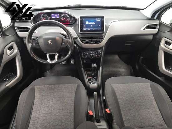 PEUGEOT-208-2018