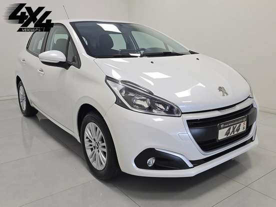 PEUGEOT-208-2018
