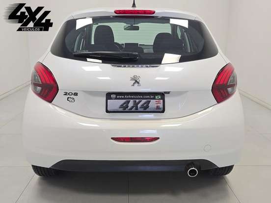 PEUGEOT-208-2018
