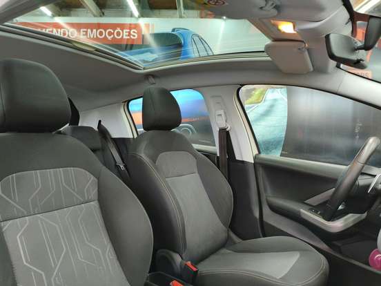 PEUGEOT-208-2016