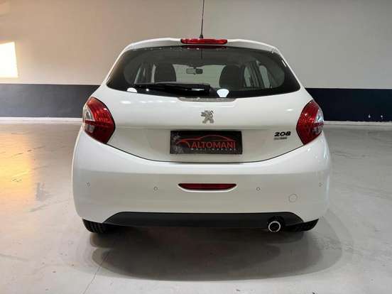 PEUGEOT-208-2015