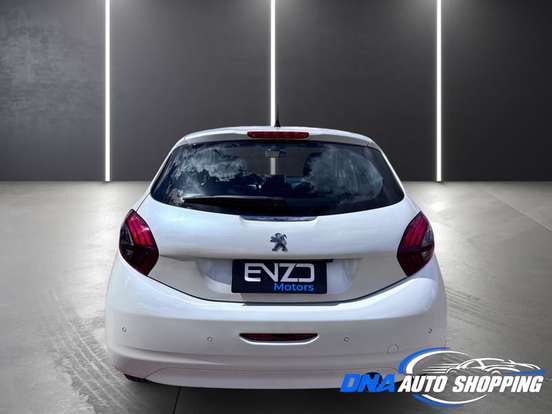 PEUGEOT-208-1.6 GRIFFE 16V FLEX 4P AUTOMÁTICO PEUGEOT-208-2018