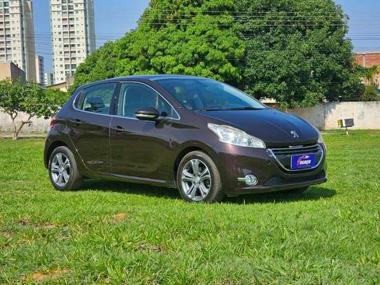 PEUGEOT-208-2013