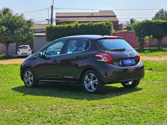 PEUGEOT-208-1.6 GRIFFE 16V FLEX 4P AUTOMÁTICO PEUGEOT-208-2013