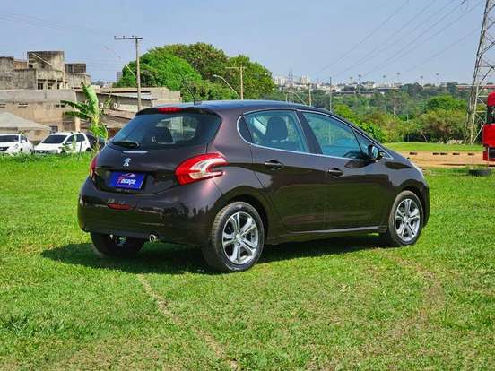 PEUGEOT-208-2013