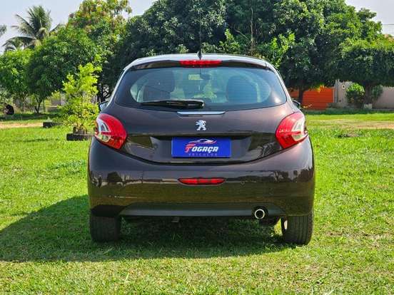 PEUGEOT-208-2013