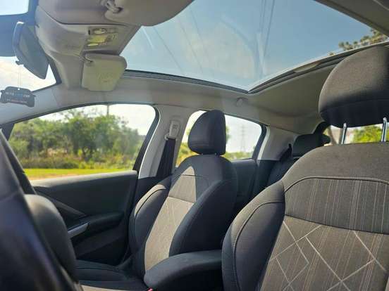 PEUGEOT-208-2013