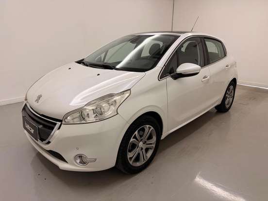 PEUGEOT-208-2015