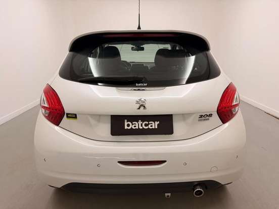 PEUGEOT-208-2015