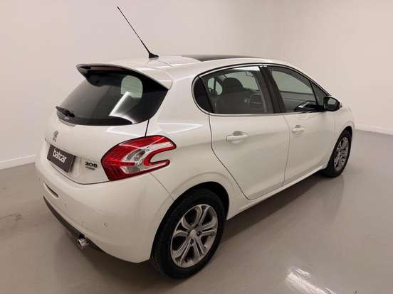 PEUGEOT-208-1.6 GRIFFE 16V FLEX 4P AUTOMÁTICO PEUGEOT-208-2015