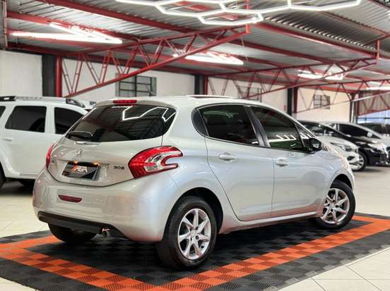 PEUGEOT-208-1.6 GRIFFE 16V FLEX 4P AUTOMÁTICO PEUGEOT-208-2013