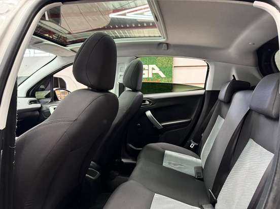 PEUGEOT-208-2013