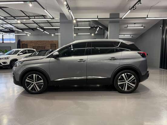 PEUGEOT-3008-1.6 GRIFFE THP 16V GASOLINA 4P AUTOMÁTICO PEUGEOT-3008-2018