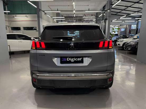 PEUGEOT-3008-2018