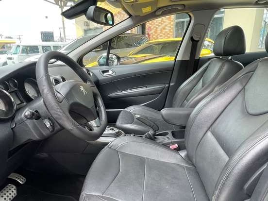 PEUGEOT-408-2015
