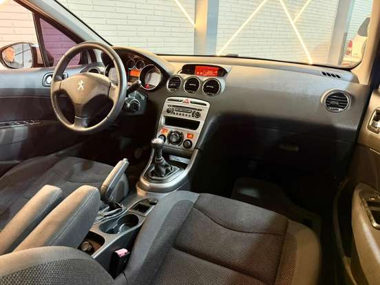 PEUGEOT-408-2013