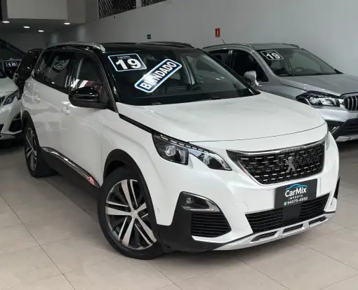 PEUGEOT-5008-2018