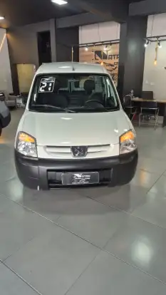 PEUGEOT-PARTNER-2020