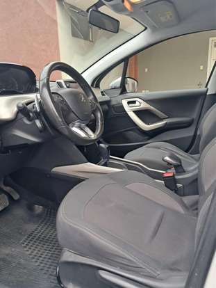 PEUGEOT-2008-2017