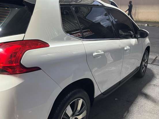 PEUGEOT-2008-1.6 16V FLEX GRIFFE 4P AUTOMÁTICO PEUGEOT-2008-2015