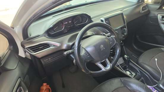 PEUGEOT-2008-2017