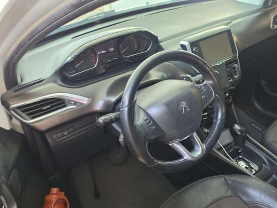PEUGEOT-2008-1.6 16V FLEX GRIFFE 4P AUTOMÁTICO PEUGEOT-2008-2017