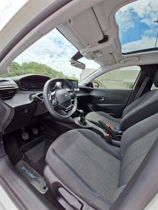 PEUGEOT-208-2022