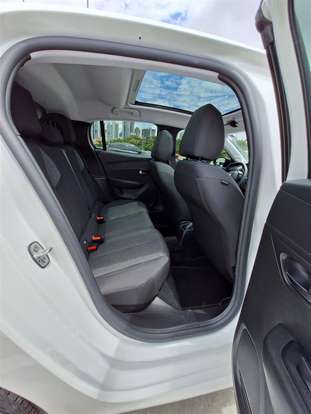 PEUGEOT-208-2022