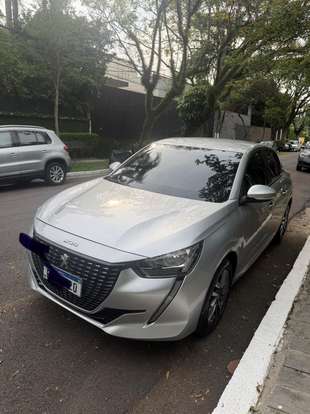 PEUGEOT-208-2021