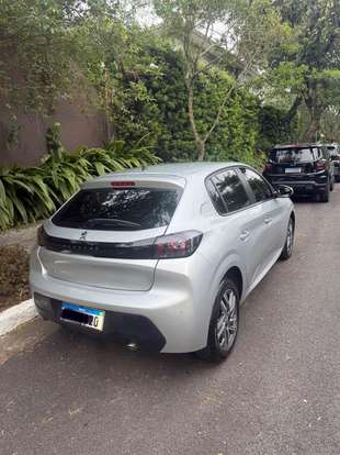 PEUGEOT-208-2021