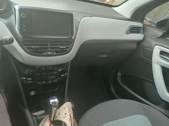 PEUGEOT-208-1.6 ALLURE 16V FLEX 4P AUTOMÁTICO PEUGEOT-208-2016