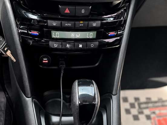 PEUGEOT-208-1.6 ALLURE 16V FLEX 4P AUTOMÁTICO PEUGEOT-208-2016