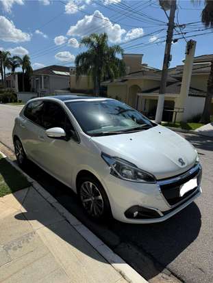 PEUGEOT-208-2017