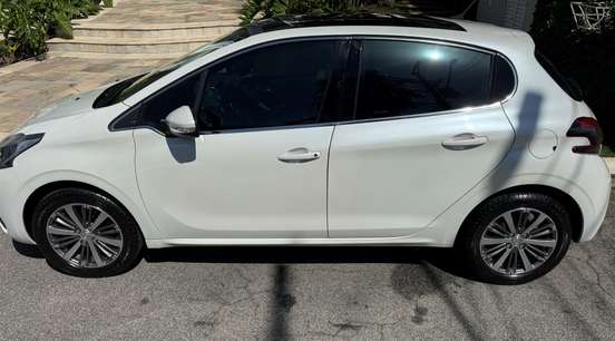 PEUGEOT-208-1.6 GRIFFE 16V FLEX 4P AUTOMÁTICO PEUGEOT-208-2017