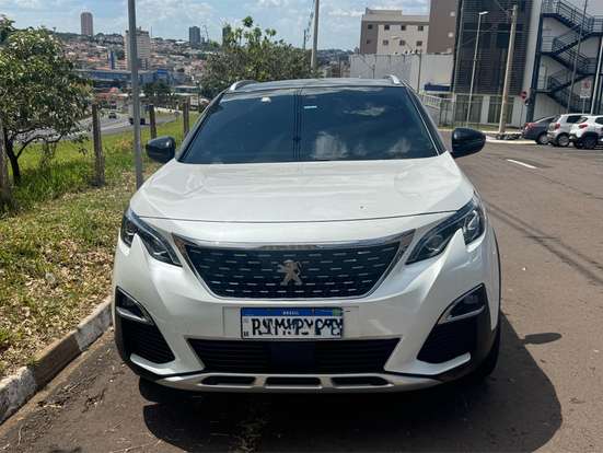 PEUGEOT-3008-2018