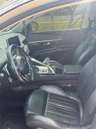 PEUGEOT-3008-2018